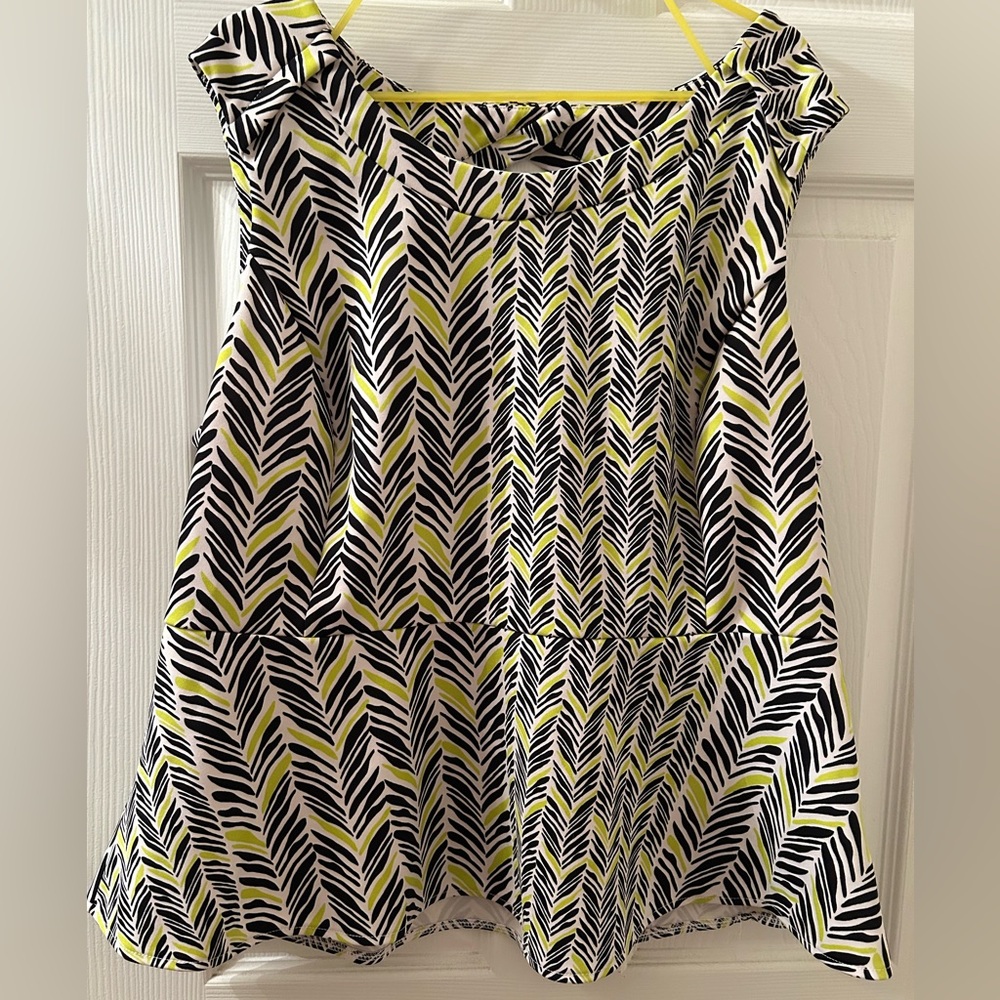 🌼3 For $30 Worthington Black, White and Yellow Peplum Sleeveless Top